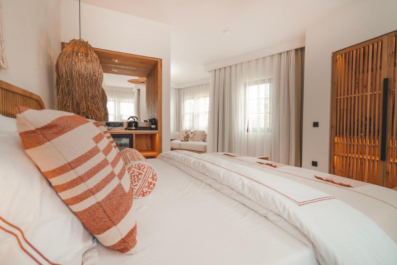 6 Rooms By Azumare Side Ngoại thất bức ảnh