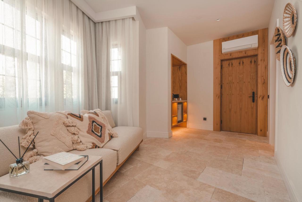 6 Rooms By Azumare Side Ngoại thất bức ảnh